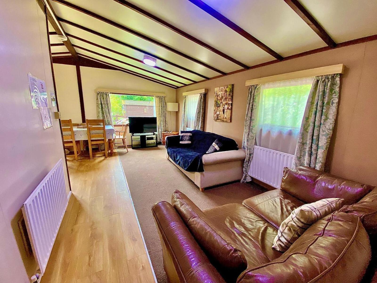 The Raddle Inn Log Cabins Croxden Kültér fotó